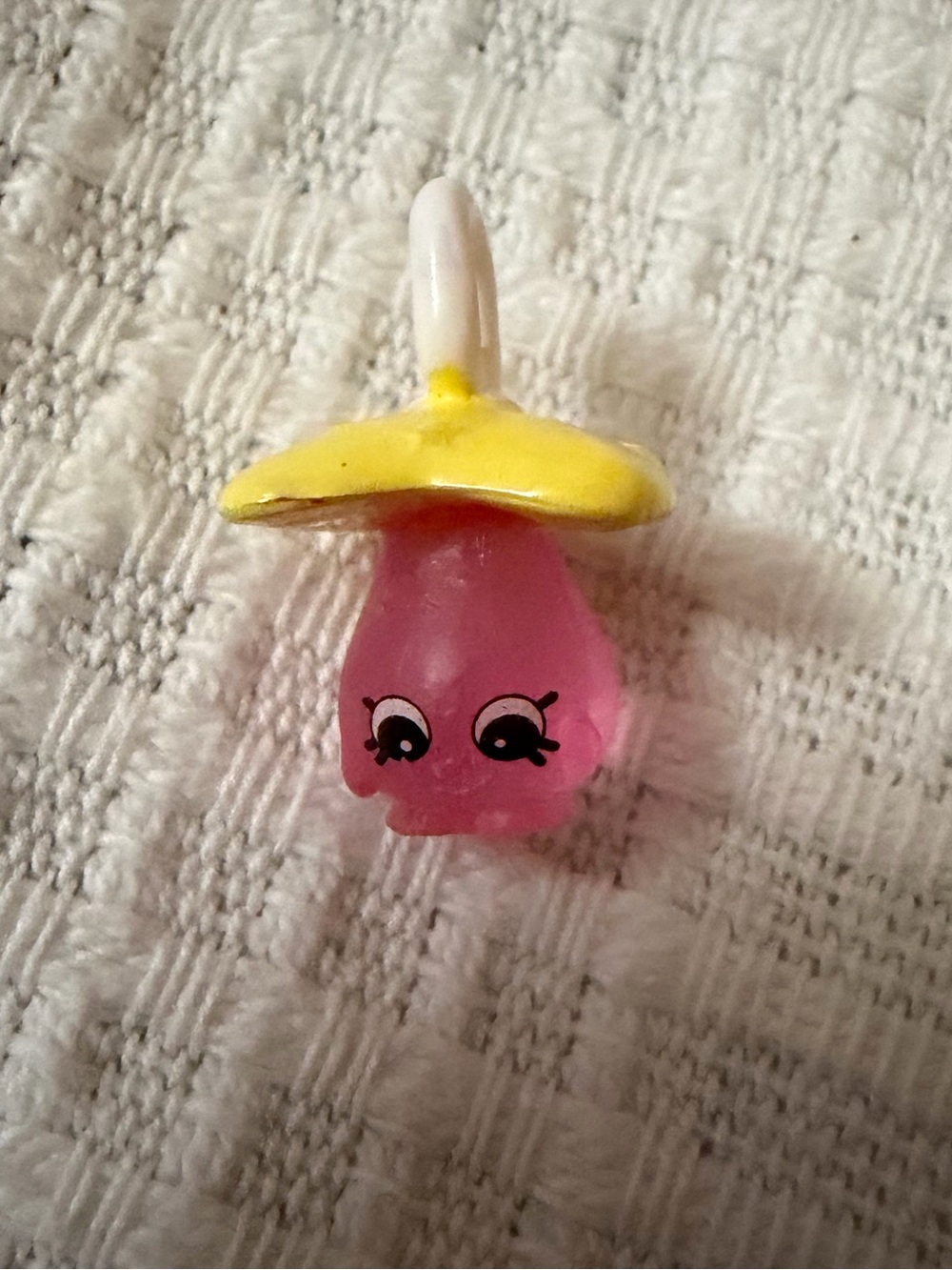 Ultra Rare Shopkins Dum Mee Mee translucent charm